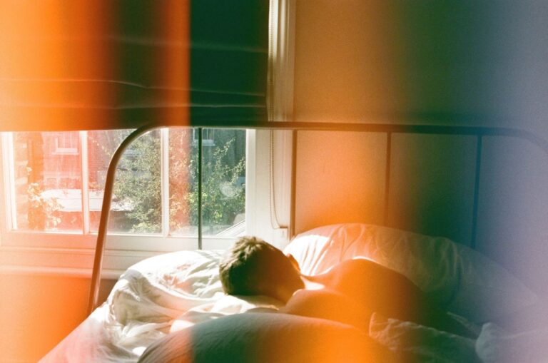 I Tried Sleeping 8 Hours Every Night for 30 Days – Here Is What Broke Me